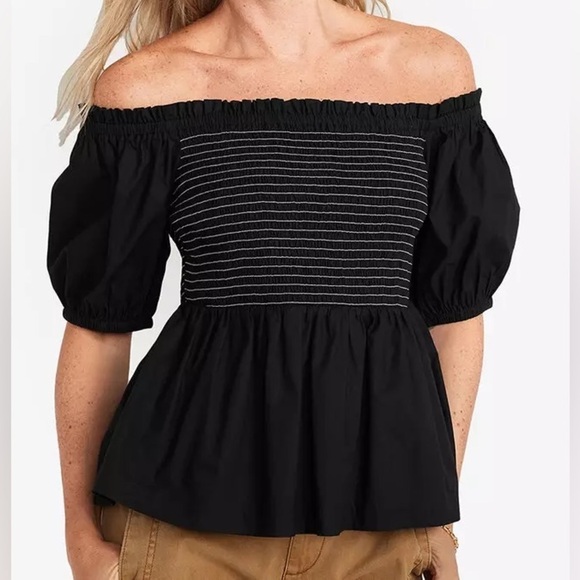 NWOT! Women’s Black Off-The-Shoulder Smocked Babydoll Swing Blouse - Medium💕 - Picture 1 of 4